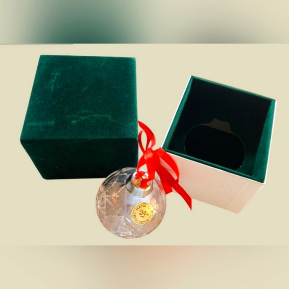 VINTAGE HAND CUT 24% PBO LEAD CRYSTAL CHRISTMAS ORNAMENT ~ CZECH REPUBLIC  2.5" - Picture 4 of 7